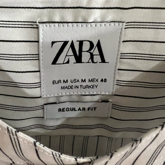 ZARA White Button-Up M with Detailed Buttons - Picture 4 of 5